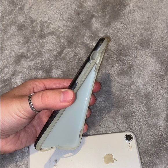 4/30$ Marble iPhone 7 Soft Case - Picture 4 of 4